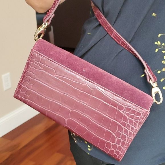 NWOT WHBM Burgundy Leather Crossbody Purse Wallet - Picture 4 of 7